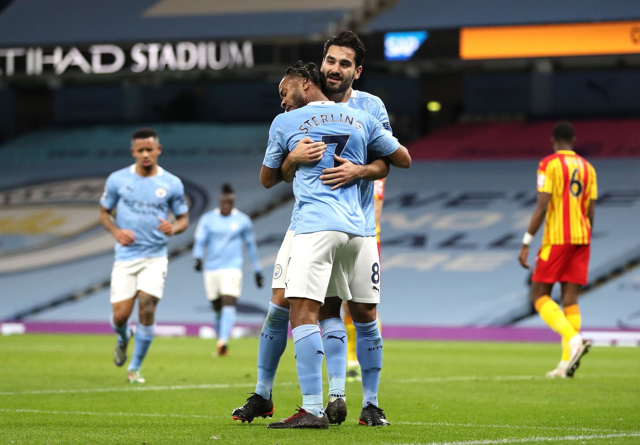 经超越了简 经超越了简